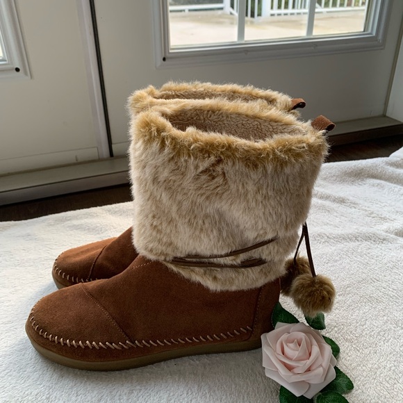 Toms Suede and Faux Fur Moccasin Pom Pom Boots - Picture 15 of 15